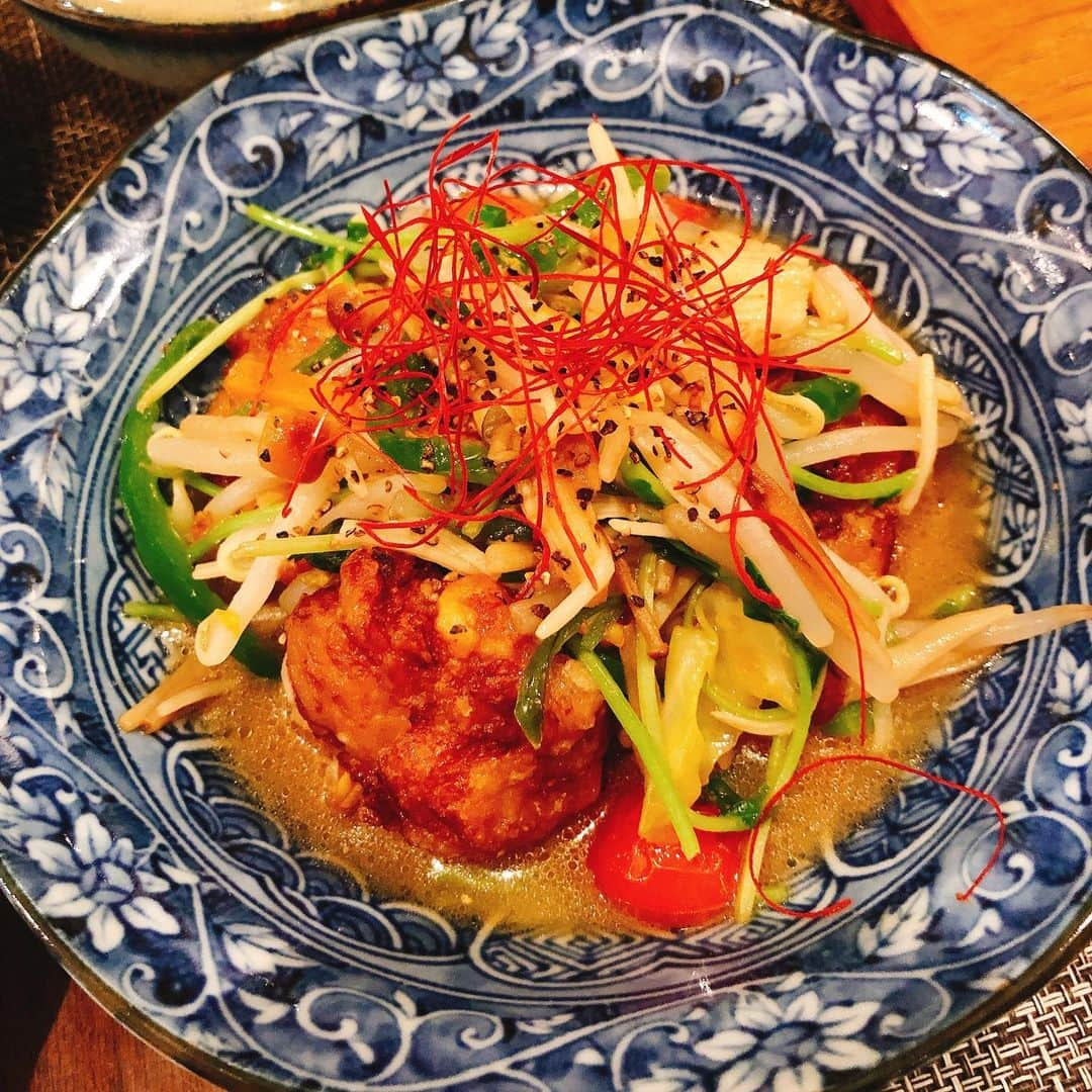 山田まりやさんのインスタグラム写真 - (山田まりやInstagram)「世界一のveganレストランに輝いた　@saido_tokyo のお料理10枚❣️😋✨ ・ ・ スワイプ➡️して全部見てね😍 ・ ・ 菜道さんはメニューオールvegan💚 さらに五葷も使ってないvegan料理😆 ・ ・ 1枚目 メニュー表記も"コロ助がビビるコロッケ"とか可愛い🤣🧡 真ん中のvegan卵🥚黄身まんま‼️ どビックリ美味しかったです‼️👌✨ ・ ・ 2枚目 vegan焼き鳥﻿なんて大豆ミート使ってないのにジューシーで凄いリアルに美味しかったです‼️🤤🙌✨ ・ ・ 3枚目 vegan麻婆豆腐も最&高過ぎました‼️🤤❤️✨✨✨ ・ ・ ご縁を繋いでくれた #室谷真由美 ちゃん @muroya_mayumi  ありがとう〜😆💓 ・ ・ ﻿真由ちゃんが発信する veganjapan restaurant情報の 専用アカウント﻿ @veganjapan_restaurant﻿ も必見😍✨ ﻿ #山田まりや  #ムネくん  @central_official_  #小学1年生  #7歳  #男の子  #ママ  #instagood  #instalike  #instafashion  #instadaily  #vegan﻿ #vegantokyo﻿ #veganfood﻿ #veganjapan﻿ #glutenfree ﻿ #glutenfreevegan﻿ #beautyfood﻿ #lovevegan﻿ #lifeevidence ﻿ #生きたエビデンス﻿ #素食﻿ #ヴィーガン﻿ #グルテンフリー﻿ #ビューティーフード﻿ #ベジタリアン﻿ #オーガニック﻿ #純素﻿ #自由が丘  #菜道 ﻿ @saido_tokyo」2月14日 13時16分 - mariya.yamada