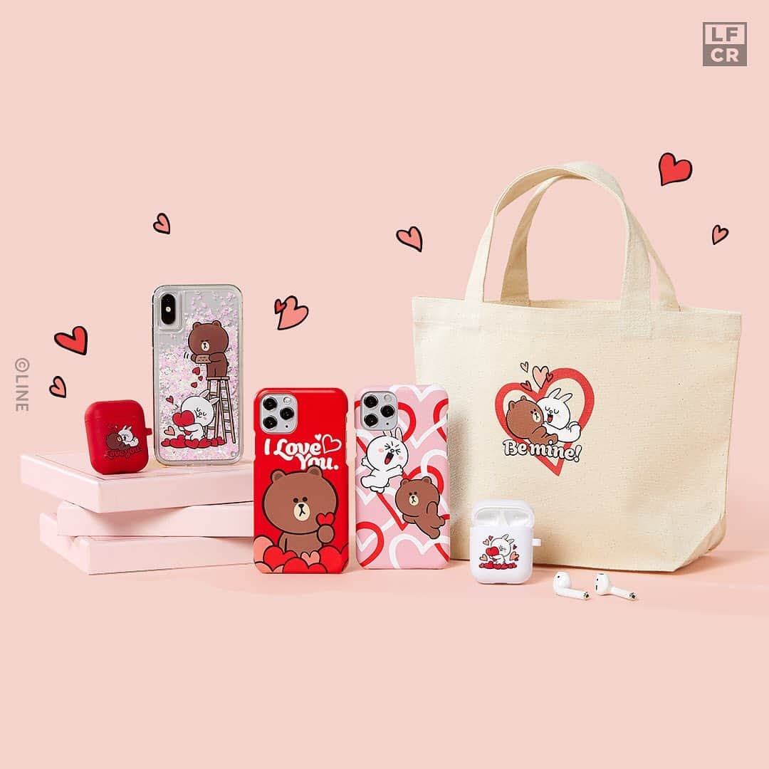 LINE FRIENDS_JPさんのインスタグラム写真 - (LINE FRIENDS_JPInstagram)「恋に落ちる瞬間💗 LINE FRIENDS CREATOR 「NEWテーマ」 新発売！ ​ いつもラブラブなブラウンとコニーのように🐻🐰 ​ 世界でたった一つだけのアイテムを大切な人に心を込めて贈ろう💕♪ ​今すぐLINE FRIENDS CREATORへ！ >https://lin.ee/noDM62Q/capy ​ #LINEFRIENDS_CREATOR #LINEFRIENDS #BROWN #CONY #ブラコニ #カスタマイズ #カップルアイテム #インスタ映え #バレンタインデー #ホワイトデー」2月14日 13時34分 - linefriends_jp