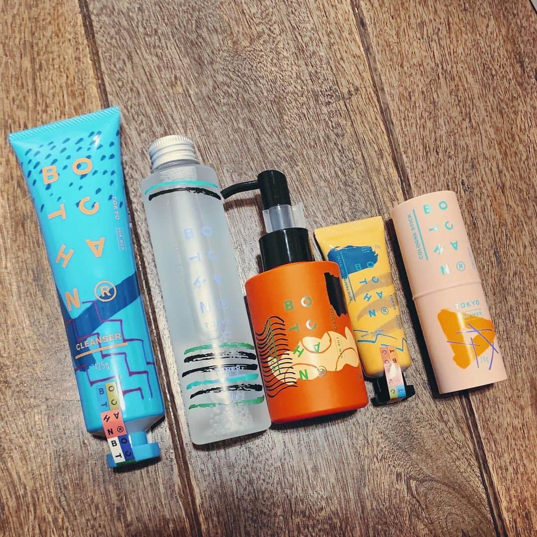 のインスタグラム：「試しに買ってみたんだけど、BOTCHANおすすめかも　リーズナブルで可愛くて機能もしっかりしてるから、これから肌のことちゃんとしようと思ってるメンズにぴったりなんじゃないかとおもう！　女性向けかはわかんない...😇　#BOTCHAN」