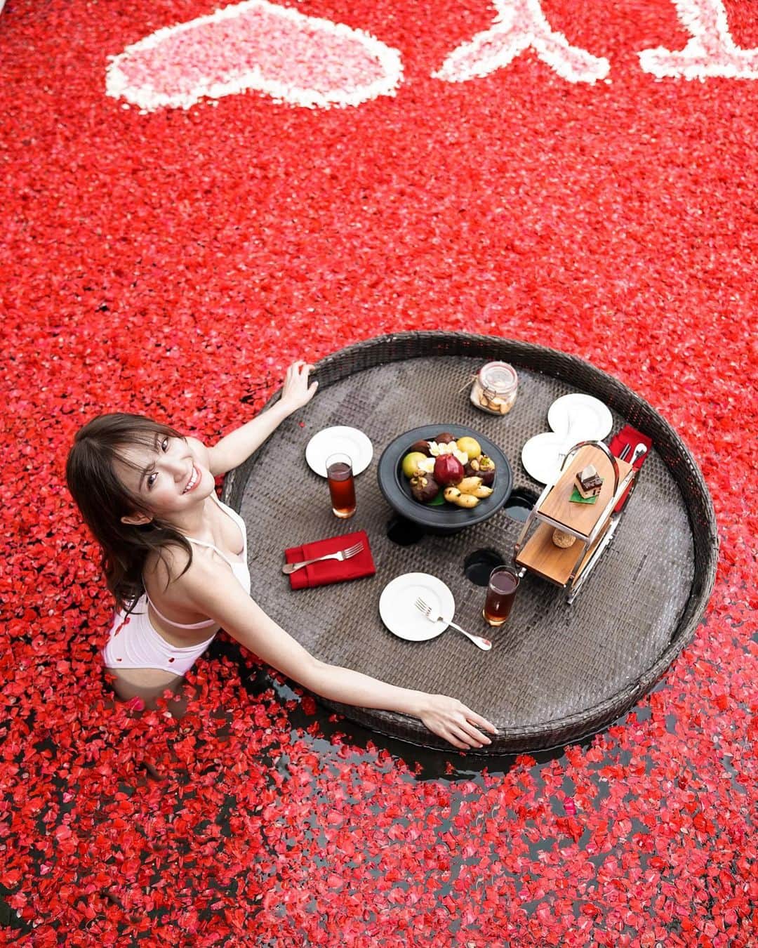 Giann Chanさんのインスタグラム写真 - (Giann ChanInstagram)「上星期既相幾岩洗❤️ . . . #Bali #Flowerpool #Roses  #Valentinesday #Friday」2月14日 14時40分 - chan.tsz.ying