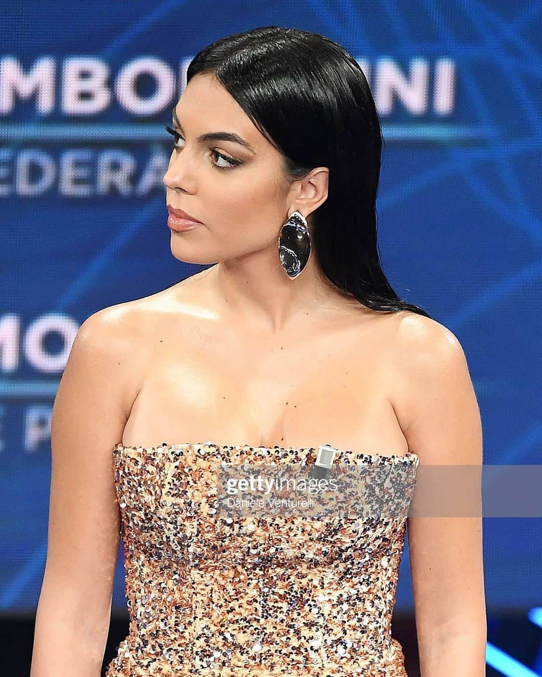 ジョルジーナ・ロドリゲスさんのインスタグラム写真 - (ジョルジーナ・ロドリゲスInstagram)「🌟 🎥 * * * * * #sanremo2020 #rai #italy #georginarodriguez」2月14日 21時13分 - georginagio