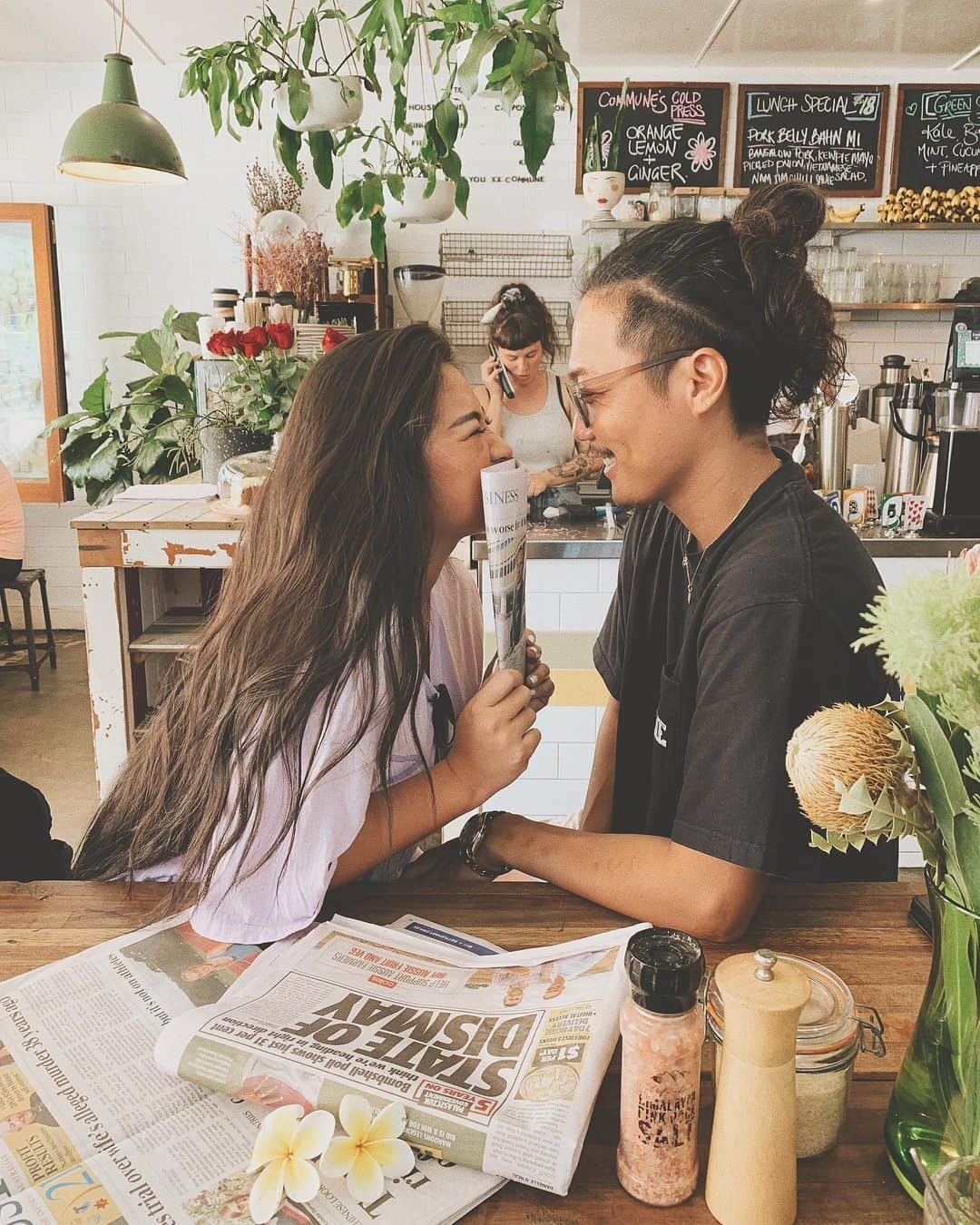 aki_ingkさんのインスタグラム写真 - (aki_ingkInstagram)「. . burleigh headsにあるカフェ @communeespresso ☕️🌼 . 店内も店員さんもニコニコしてて 可愛い過ぎるのはもちろん ご飯も美味しくて特にaçaíは 私的にここが1番美味しかった🍓🥥 . 店内に居る人可愛い人ばかりで モデルしかいないお店かと思ったわ🙄 . またここは絶対来たぁーい🌼 . . . . #旅#旅行#タビジョ#オーストラリア#バーレイヘッズ#エアビー#民泊#インテリア#ボヘミアン#ボボ#海外インテリア#夫婦#夫婦旅#誕生日旅行#コーデ#ファッション#ビーチ#古着#古着コーデ#カフェ巡り#カフェ #australia#burleigh#burleighheads #coffeeshop#boho#airbnb#trip#travel」2月14日 21時12分 - aki_ingk