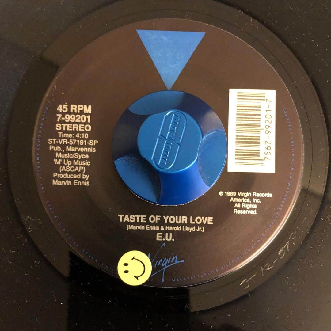 MUROさんのインスタグラム写真 - (MUROInstagram)「よい週末を♪ #45friday  #1989 #virginrecords  #eu #tasteofyourlove」2月14日 21時07分 - dj_muro