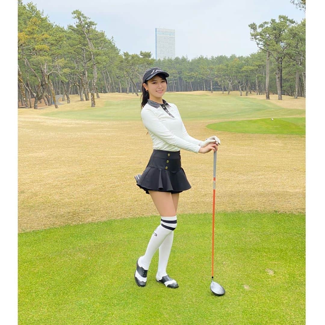 荒井つかささんのインスタグラム写真 - (荒井つかさInstagram)「はい、鬼投稿👀 位置情報の所にまさかの「新幹線の車内」っていうのがあったから ついつい付けてしまった笑 写真の本当の位置情報はトム・ワトソンです😂🙏🏻 . . @j.jane_japan  #荒井つかさ #ゴルフ #ゴルフ女子 #ゴルフウェア #宮崎 #トムワトソンゴルフコース #フェニックスカントリークラブ #j_jane #j_jane_japan #j_jane_golf #golf #golfwear #golfstagram #japan #japanesegirl #happy」2月14日 16時09分 - 22tuttu_