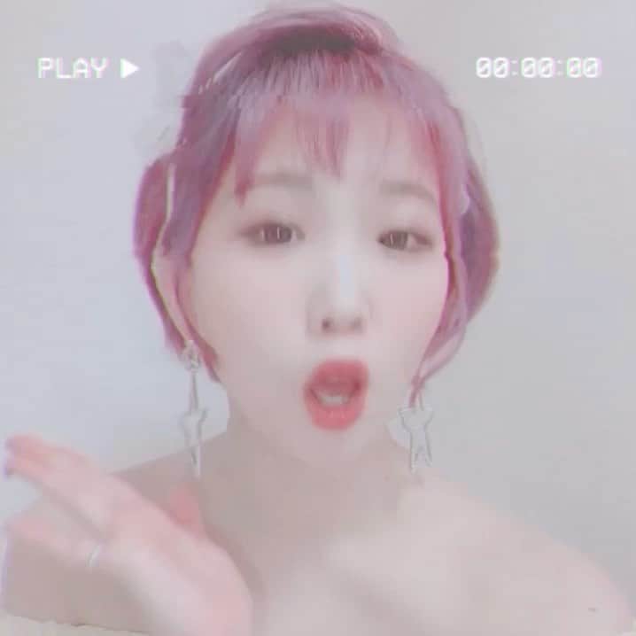 RINGOのインスタグラム：「💝💝💝 ハッピーバレンタイン😘 • 踊り子RINGO☆凛子、 衝撃の #ビニ本 デビューに続き 衝撃の #レコード デビュー？！笑 • • #バレンタイン #バレンタインデー #バレンタインキッス #80年代 #おニャン子クラブ」