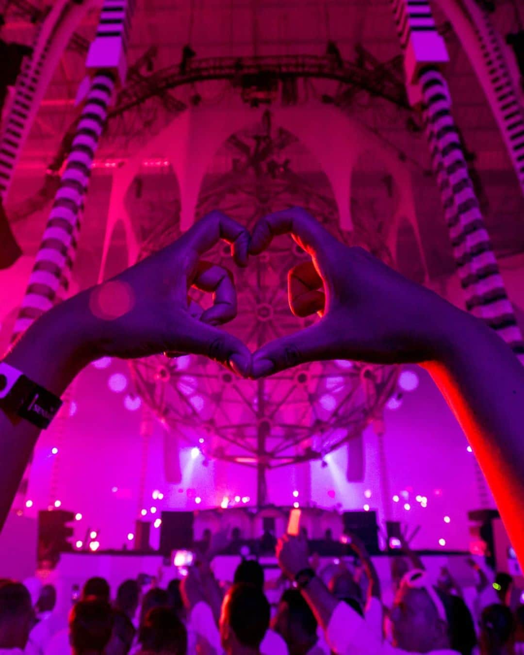 Sensationのインスタグラム：「Celebrate Love❤️⠀ ⠀ ⠀ Experience Beyond Sensation with your beloved one(s) the most convenient way and get one of our special hotel packages via travel.sensation.com.⠀ ⠀ ⠀ #Valentine #valentinesday #celebratelife #beyondsensation #sensation #sensationwhite #musicfestival #festival」