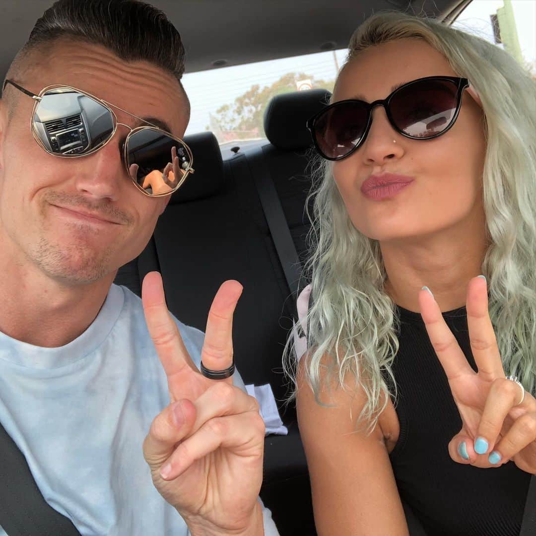 ザイヤ・ブルックサイドのインスタグラム：「Happy Valentine’s Day to the love of my life 🤍  I’m so incredibly lucky to have met someone so supportive and loving. Thank you for always standing by me 🥰」