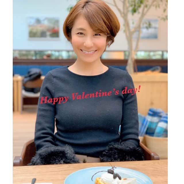森上亜希子さんのインスタグラム写真 - (森上亜希子Instagram)「Happy Valentine’s Day!! 今日は久しぶりにしのぶさんとランチ‼️ あ〜やっぱり今日も時間が足りなかった。 本当にいつも大笑い‼️ 素敵なValentine’s Dayをお過ごし下さい。」2月14日 17時39分 - akiko_morigami