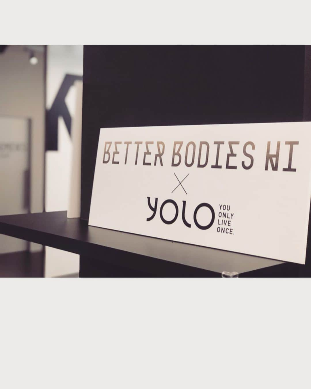 蒼あんなさんのインスタグラム写真 - (蒼あんなInstagram)「青山にできた「BETTER BODIES HI」というところにワークアウトしてきました🏋️‍♀️💨💨グループワークアウトだから45分のぶっ続けでもつらさもスッと乗り越えてできた気がする😂✨ BBHが開発した機械も使いやすくてよかった🙆‍♂️✨ 筋肉のことを考えてすぐに摂取できるようにと作られた、お店でゲットできるプロテインシェイクとラップのクオリティが高くて毎日飲みたくなる美味しさだったのが個人的には通いたくなるプラスポイント\(^o^)/💯✨ いやーお疲れさまでした🏋️‍♀️❤️ . . 這次我去參加了在青山新開的健身房「BETTER BODIES HI」的體驗活動🏋️‍♀️💨💨每年感覺到身體的變化😂😂這年代特別要運動鍛鍊身體💪😤🥺 . . #betterbodies#bbh#groupworkout #groupworkoutstudio #workout #proteinsmoothie  #ベターボディーズハイ#トレーニング女子#ボディメイク #筋トレ女子#フィットネス#PR」2月14日 17時44分 - twins_anna