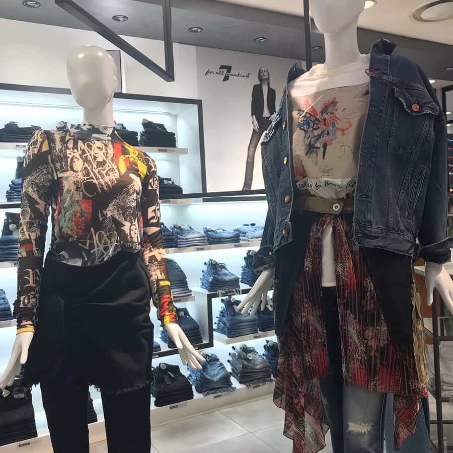 のインスタグラム：「7 For All Mankind NEW ARRIVALS 3F 『DENIM SELECTION』 #Hankyu #HANKYUMODE #umedahankyu #阪急うめだ本店 #うめだ阪急 #阪急百貨店 #osaka #umeda #mode #newbrand #7forallmankind #セブンフォーオールマンカインド #denim #デニム #LA」