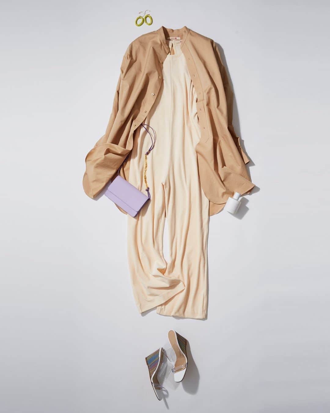 ルミネ公式のインスタグラム：「春のパーティーは脱ブラックで遊びをプラス #ロングシャツ ¥23,000+TAX #superamarket﻿ #スリーブギャザーコンビネゾン ¥20,000+TAX #superamarket﻿ #ショルダーバッグ ¥66,000+TAX #superamarket﻿ #ウェッジサンダル ¥83,000+TAX #superamarket﻿ #ピアス ¥10,000+TAX #superamarket﻿ ・ #lumine #ルミネ #ニュウマン新宿 https://magazine.lumine.ne.jp/?p=86701 ※商品の価格や取り扱い状況は撮影時点のもので、変更になることがあります。」