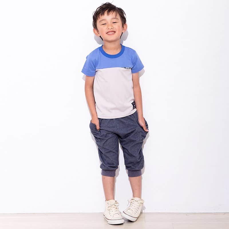 TAPPETのインスタグラム：「tappet 2020ss  バックプリントがチェック柄のTシャツ。  ポケットからちらりと覗くチェックがかわいいです。  さらっとしていて着心地抜群。 パンツを選ばず、ヘビロテ間違いなし。」