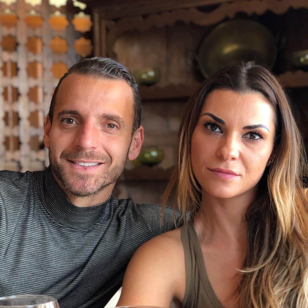 ロベルト・ソルダードのインスタグラム：「Que suerte tuve hace 14 años de haberme cruzado en tu camino. Gracias por ese amor que me das día tras día. Feliz día de San Valentín mi vida」