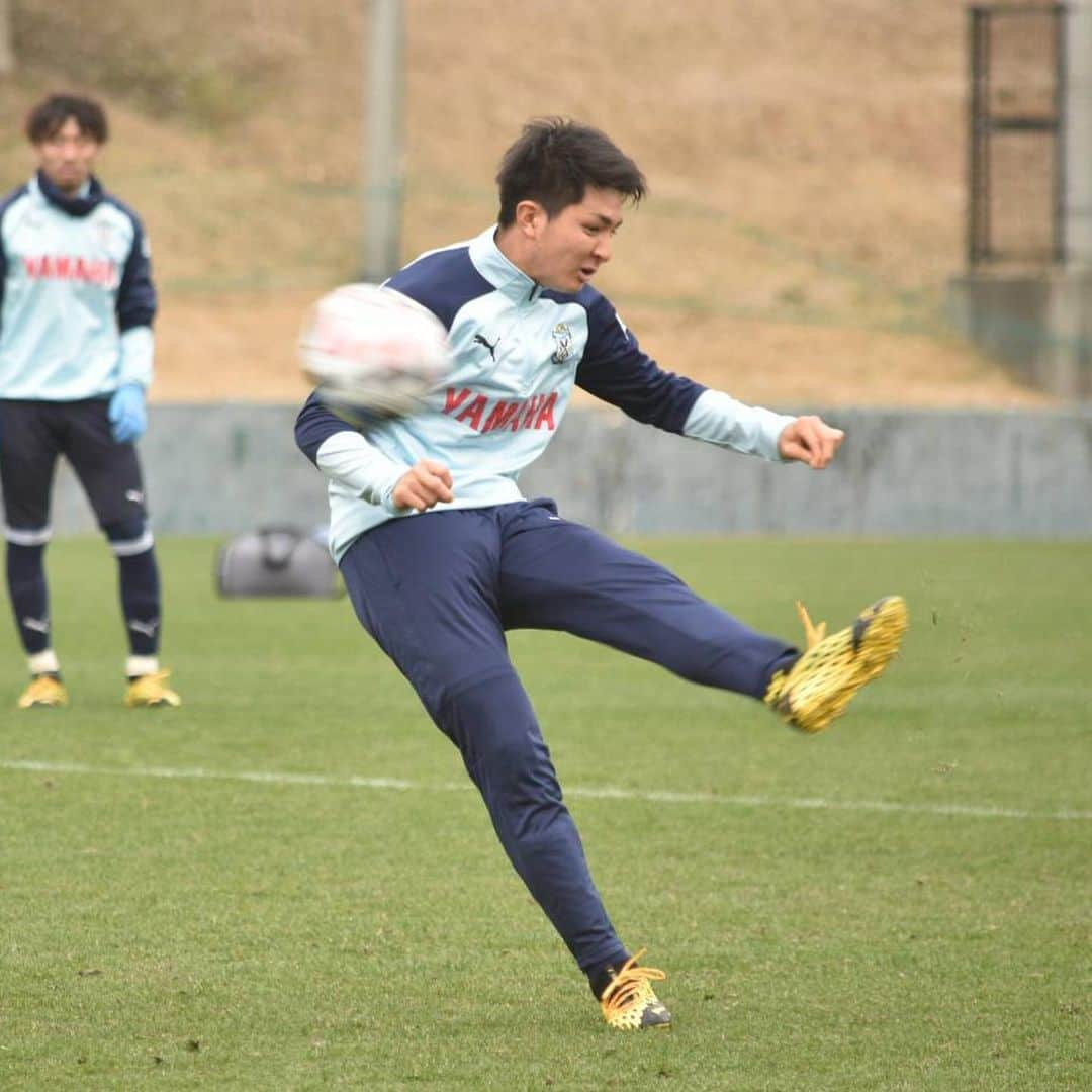 ジュビロ磐田さんのインスタグラム写真 - (ジュビロ磐田Instagram)「2/14(金) 9:00 ＠大久保G  #soccer #football #Jubilo #Jleague #iwata #shizuoka #ジュビロ磐田 #サッカー #フットボール #Jリーグ #サックスブルー」2月14日 18時09分 - jubiloiwata.official