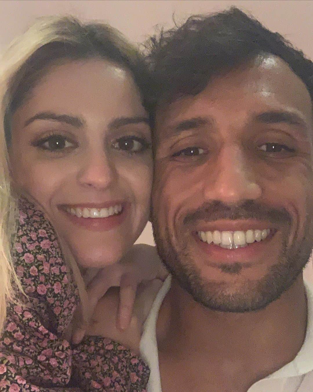 カリム・ラリビのインスタグラム：「Happy Valentine's Day ❤️😘」