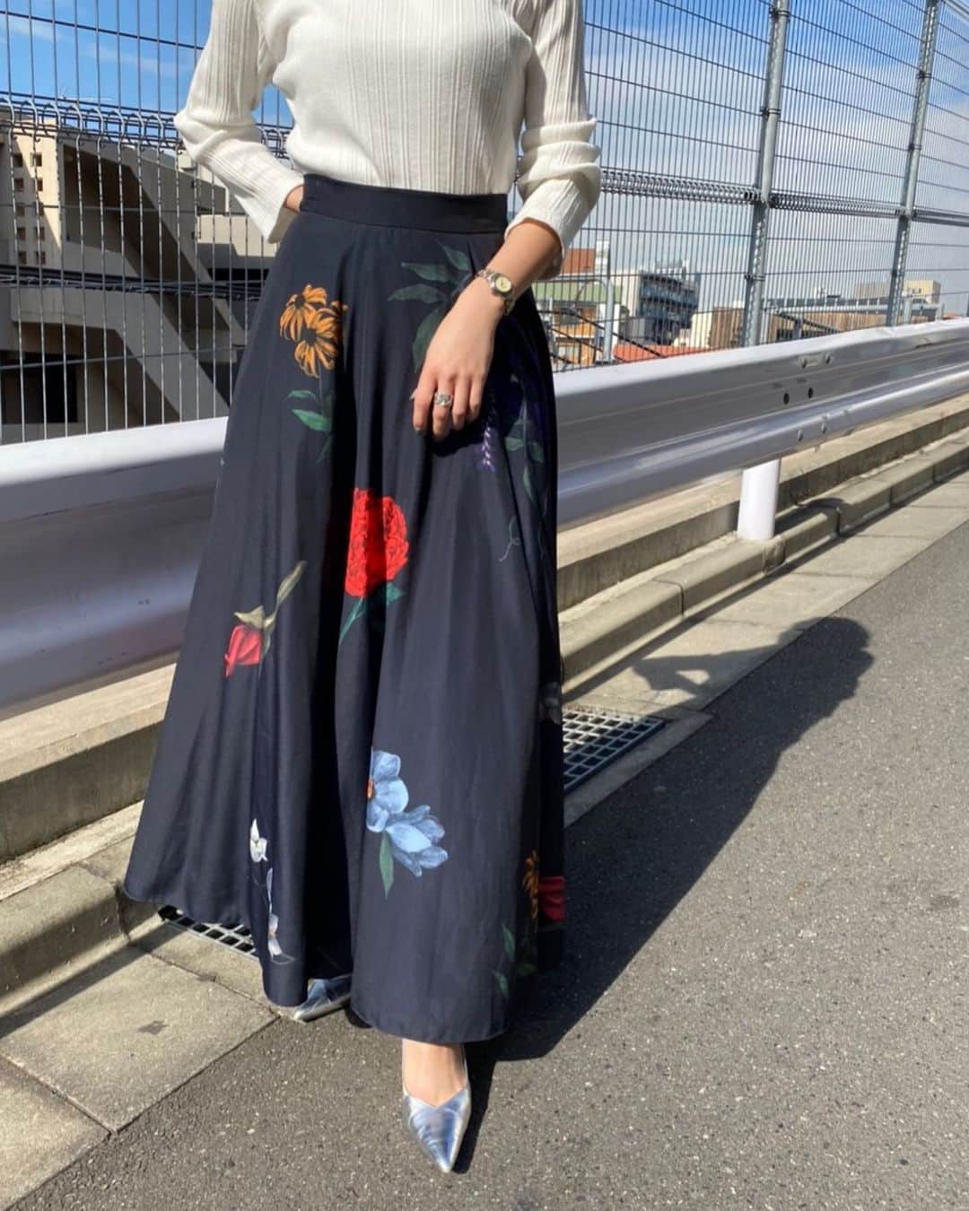 のインスタグラム：「2月15日(土) NEW ARRIVAL ♥ ・ ・ AMANDA CIRCULAR SKIRT NVY / WHT S / M ¥19,400 (tax) ・ mayuna  152cm / Mサイズ ・ ・ #ameri #amerivintage #アメリ #アメリヴィンテージ #skirt #スカート#ヴィンテージ #SS #shinjuku #lumine2 #ameri新宿」