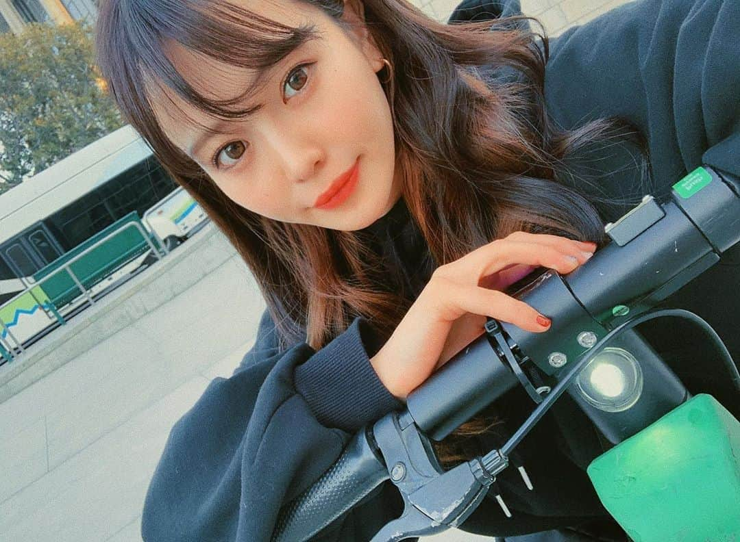 北出ゆいさんのインスタグラム写真 - (北出ゆいInstagram)「道端で借りて道端に捨てていいキックボード🛴 #いちいち最先端 #アメリカ#🇺🇸 #胃もたれ重症 #ロサンゼルス」2月14日 18時18分 - yuiyui_nstagram