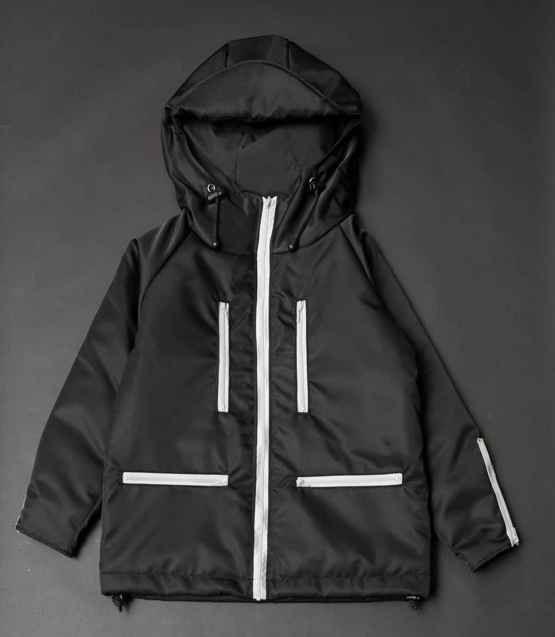 のインスタグラム：「TEARS OF SWAN-KIDS NYLON ZIP MOUNTAIN PARKERになります!! 引き続き店頭、official webshopでも販売中ですので宜しくお願い致します(^^)👬🧥💻 http://tears-of-swan.shop-pro.jp/?pid=147359304 (即日発送、売切次第終了です)  @tears_of_swan  #tearsofswan  #kidsmountainparker #kidsouter #mountainparker #キッズマウンテンパーカー  #キッズアウター #110 #120 #130」