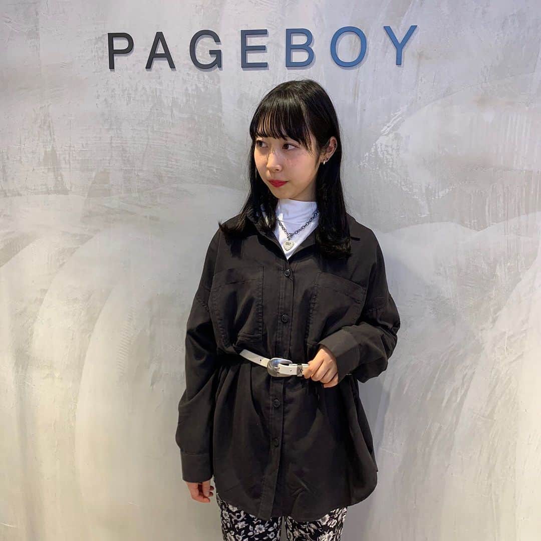 ペリエ千葉さんのインスタグラム写真 - (ペリエ千葉Instagram)「【ストリート2/ページボーイ】 . . 新作コーデのご紹介です👏 . . 毎シーズンPAGEBOYで 大人気のBIGシャツシリーズ✨ 微起毛加工が施されているので トレンドのくすみカラーが楽しめます❤️ かっこよく着たい方にはスタッフ着用の ブラックがおすすめです🤤 . . タートルカットPO / ¥2,900+tax ピーチツイルBIGシャツ / ¥4,900+tax ハナガラストレッチフレアPT / ¥5,900+tax モードローファー / ¥5,900+tax メタルバックルベルト / ¥2,500+tax . ぜひ参考にしてください︎☺︎ (staff 153cm) . 過去の投稿はこちら↓ #PBペリエ千葉店 . . #ペリエ #ペリエ千葉 #ペリエDS #千葉駅 #PAGEBOY #ページボーイ #2020SS_PAGEBOY #オンナマエ」2月14日 18時20分 - perie_chiba