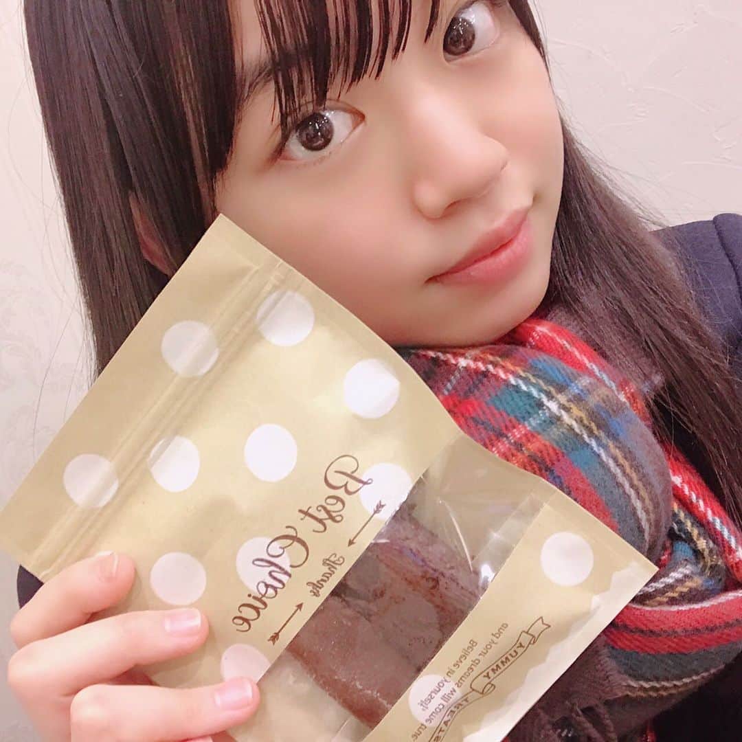 吉田万葉のインスタグラム：「ガトーショコラ作った🍫 甘さ控えめヘルシーなの～ 得意料理はガトーショコラにしよっ👼🏻 #ガトーショコラ #バレンタイン #手作り」