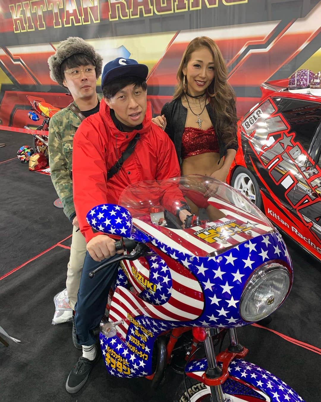 池田真一のインスタグラム：「生まれて初めてオートメッセに行きました！めちゃくちゃ楽しかった！ やっぱりバイクと車は男のロマンですね！ 後、エロい人が多過ぎて鼻の下伸びまくりでした！ やっぱりエロも男のロマンですね！ じゃい庵のお弁当も最高でした！ やっぱりお弁当も男のロマンですね！ また行きたいーーーー！！！！」