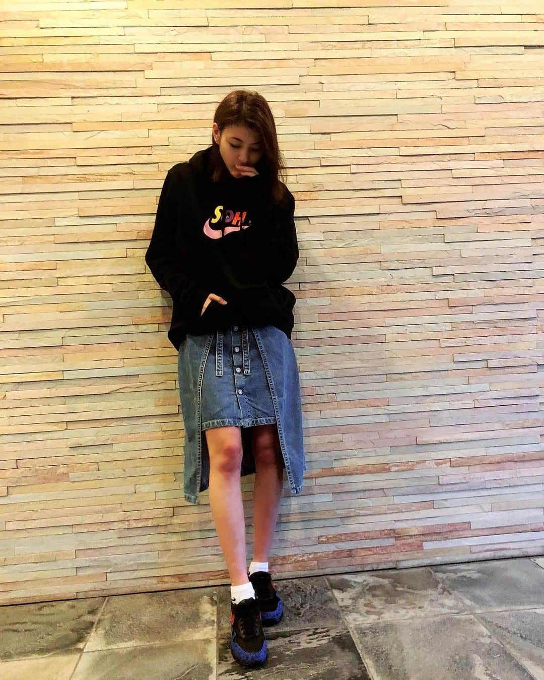 源崎トモエのインスタグラム：「New Parker＆New shoes💙💚 . どっちも可愛くて好き♡ . #nike #nikeairmax #nikesoho  #parker #sneakers #shoes  #限定品 #アニマル柄 #好き #nike好き #カジュアルコーデ  #カジュアルファッション  #私服 #coordinate #coordinates」