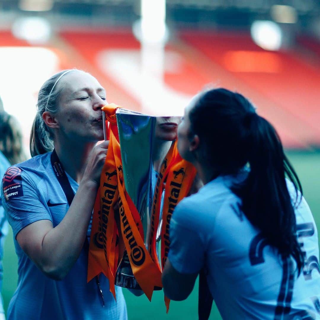 マンチェスター・シティFCさんのインスタグラム写真 - (マンチェスター・シティFCInstagram)「Feeling the 💙 this #valentinesday . #mancity」2月14日 18時30分 - mancity