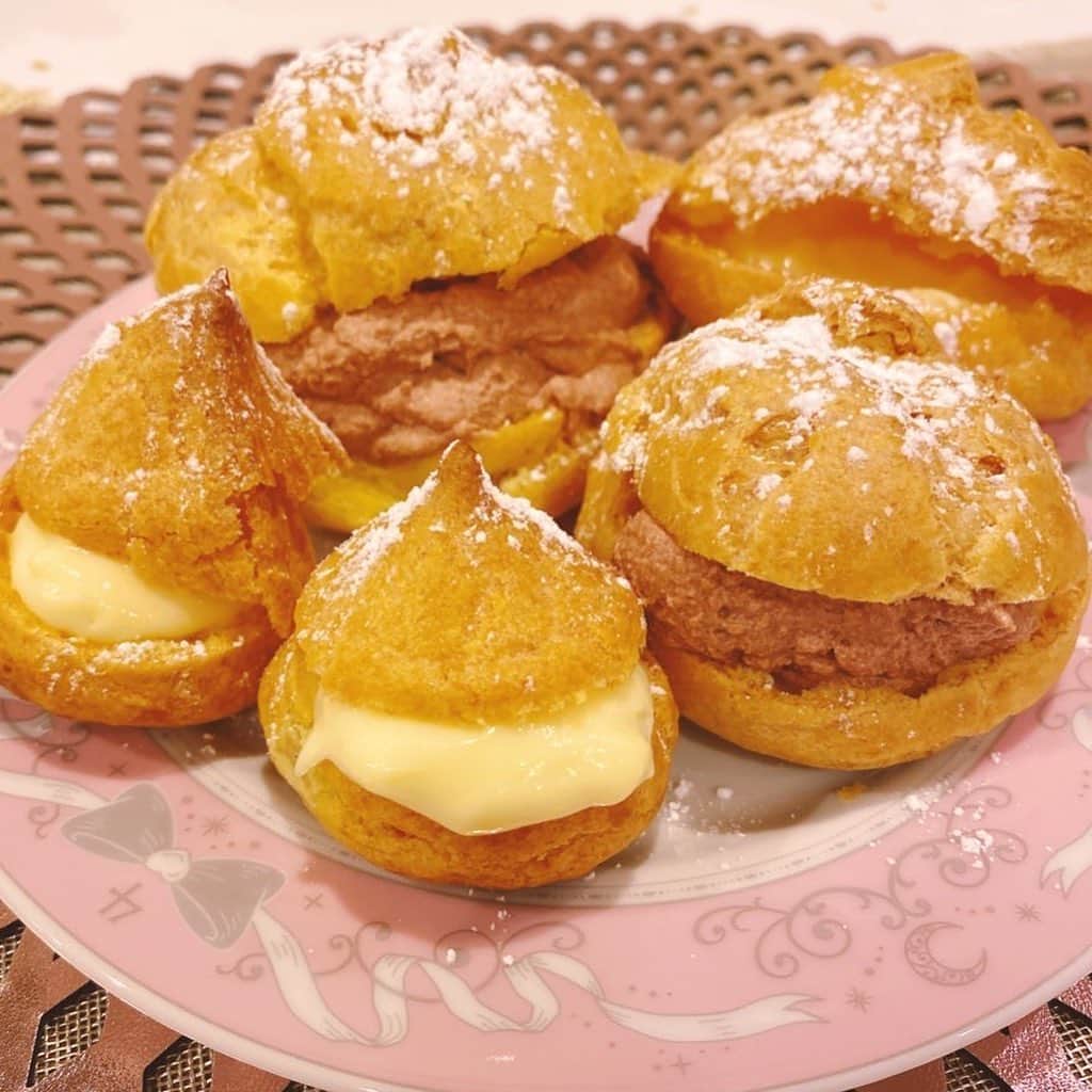 中山恵梨香のインスタグラム：「最近作ったお菓子とかご飯とか。 せっかく頑張って作ったから載せてみよう！！ 雑な手さばきだけんど料理楽しくて好きさ！ストレス発散できるのさ！！ 料理中はドラマの相棒を流すのが好きなのさ！ 🌙 #料理 #お菓子作り #お菓子作り記録  #cooking #sweetscooking」