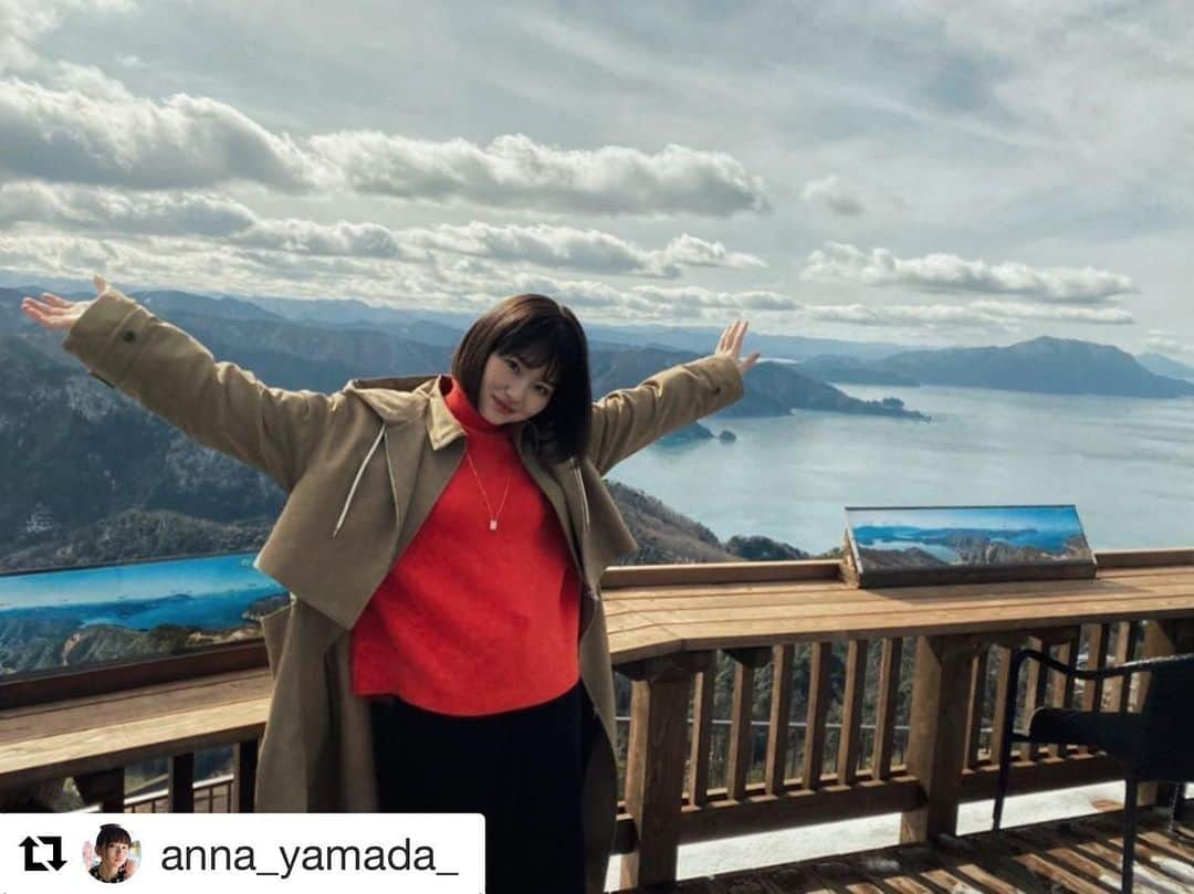 新米姉妹のふたりごはん【公式】のインスタグラム：「#Repost @anna_yamada_ with @get_repost ・・・ 📸byマネージャーさん いつも素敵な衣装👗武久さん！ #新米姉妹のふたり旅」