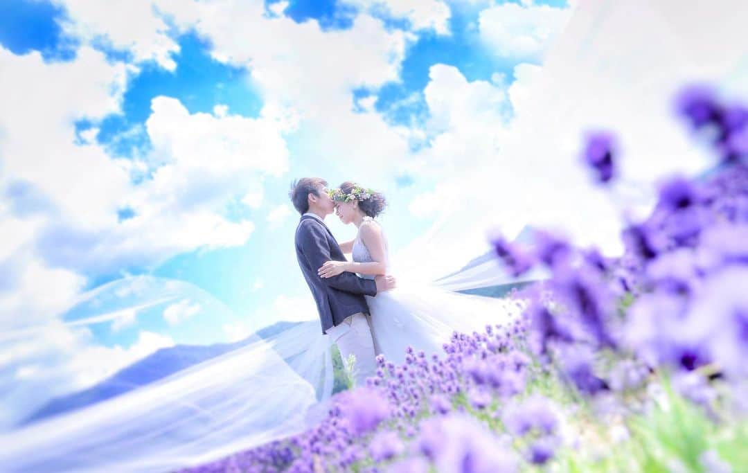 Decollte Wedding Photographyさんのインスタグラム写真 - (Decollte Wedding PhotographyInstagram)「【 Hokkaido 北海道 Biei 美瑛 】Romantic Lavender field in Hokkaido!😍❤️﻿ ﻿ @studiosola_hokkaido  @decollte_weddingphoto﻿ @decollte_weddingstyle﻿ ﻿ ﻿ #japan #hokkaido #lavenderfield #hokkaidosummer #Decolltephotography #weddinginspiration #Weddingphotography #prewedding #weddingphoto #overseasprewedding #japaneseprewedding #japanwedding #landscapephotography #romantic #love #happiness #日本  #北海道 #花海 #薫衣草 #海外婚紗 #婚紗 #唯美 #신부 #웨딩 #웨딩사진」2月14日 19時04分 - d_weddingphoto_jp