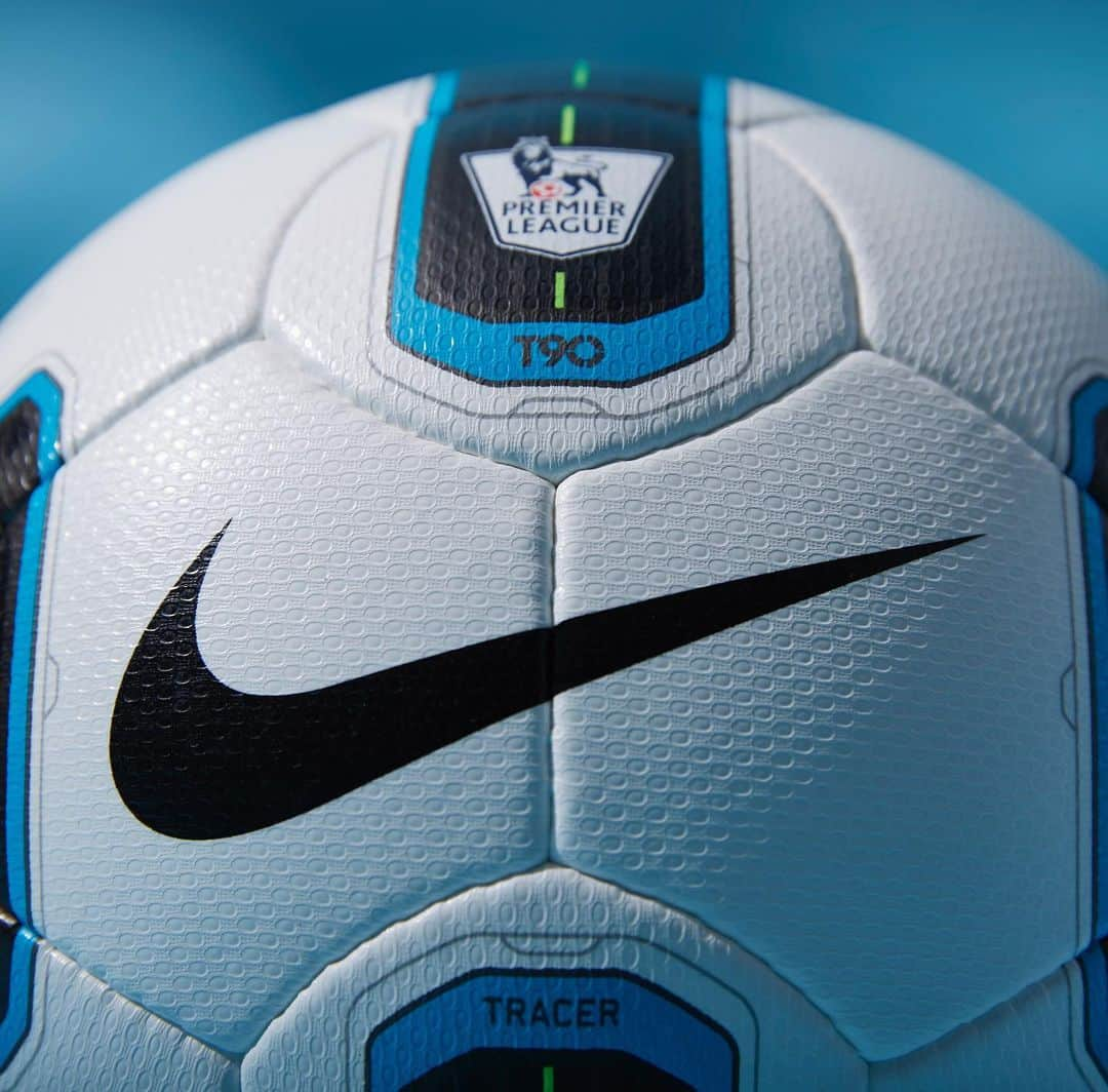 プレミアリーグさんのインスタグラム写真 - (プレミアリーグInstagram)「😍 Nike Football have created a limited edition re-release of the 2010/2011 T90 Tracer  Who's the first player you think of when you see it?」2月14日 19時11分 - premierleague