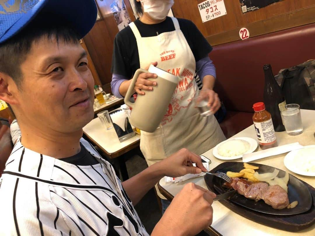 山田スタジアムのインスタグラム：「4回目のステーキ❤  #ジャッキーステーキハウス #沖縄 #ステーキ #〆のステーキ文化」