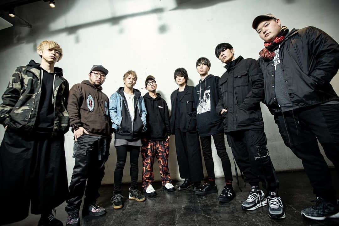 高津戸信幸のインスタグラム：「MAGIC OF LiFE × Rhythmic Toy World = GIFTMEN presents 『REVENGE 〜BACK TO THE 2015 〜』 2015年のGIFTMEN TOURほど辛かったツアーはありませんでした。 声が出せず大半のツアーに参加ができなくて、チームに迷惑をかけてしまい、楽しみにしていたファンの皆さんの期待を裏切ってしまい不甲斐なくて悔しかったです。 でもそれ以上に、支えてくれる仲間やファンのぬくもりを感じられた大切なツアーだったんです。 やっとリベンジができます。 そして皆さんに謝らなければいけない事があります GIFTMENの正体は、実は私たち8人でした 世界中の子供たちにおもちゃのある世界を。 "Love and Peace"  5月1日(金) 【東京】渋谷 WWW [開場/開演] 18:30/19:00  5月5日(火祝) 【大阪】 大阪 LIVE SQUARE 2nd LINE [開場/開演] 17:30/18:00  5月6日(水祝) 【愛知】 名古屋 CLUB UPSET [開場/開演] 17:30/18:00 [出演] Rhythmic Toy World MAGIC OF LiFE GIFT MEN  #giftmen #magicoflife #rhythmictoyworld」
