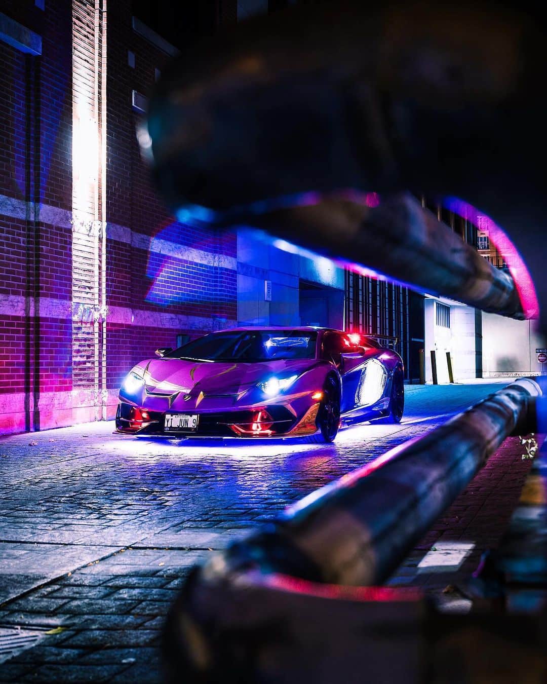 CarsWithoutLimitsさんのインスタグラム写真 - (CarsWithoutLimitsInstagram)「Underglow X SVJ  Photo @zachbrehl  #carswithoutlimits #aventadorsvj」2月14日 21時47分 - carswithoutlimits