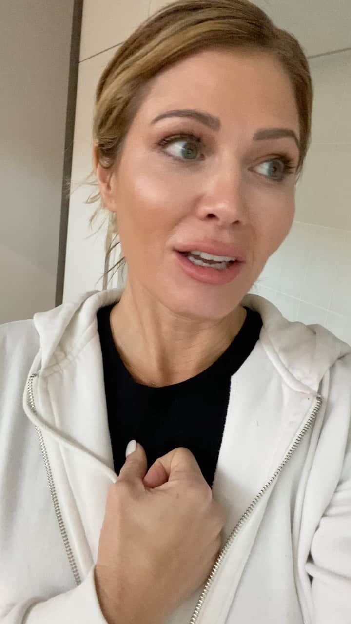 トリー・ウィルソンのインスタグラム：「Self respect has been the cost of me just wanting to be loved by the wrong people.  The pain I’ve put myself thru to be loved has been ridiculous, but oddly the SELF LOVE & wisdom I found thru that pain has also been the best gift I could ask for.  Today, I appreciate more than ever finding that SELF LOVE people talk about. I was pushed into it thru pain, but it doesn’t matter HOW we find it as long as we do.❤️ Without self love I would not have felt worthy of the sweet guy to my right...so please THANK your pain & find your self love today on the best day for it.❤️❤️🙏🏽 . #SelfLove #SelfLoveJourney #LoveYourselfFirst」