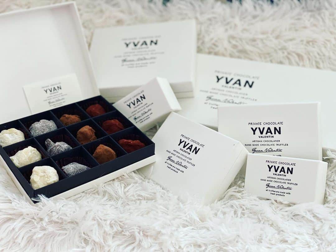 のインスタグラム：「* * Happy Valentine💗 今年も買いだめ💋 * #valentine #yvan #yvanvalentin」