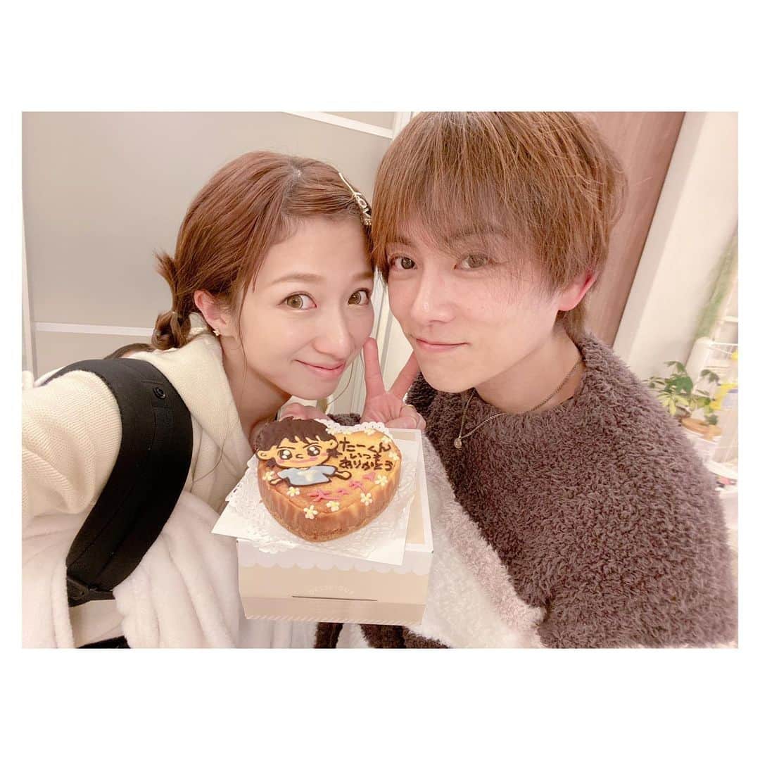 辻希美さんのインスタグラム写真 - (辻希美Instagram)「たぁくんへ🍫💕" #たぁくんへ #バレンタイン #チーズケーキ #happyvalentine  #🍫💕 #いつもありがとう #ずっと大好きだよ  #❤️✨✨」2月14日 21時56分 - tsujinozomi_official