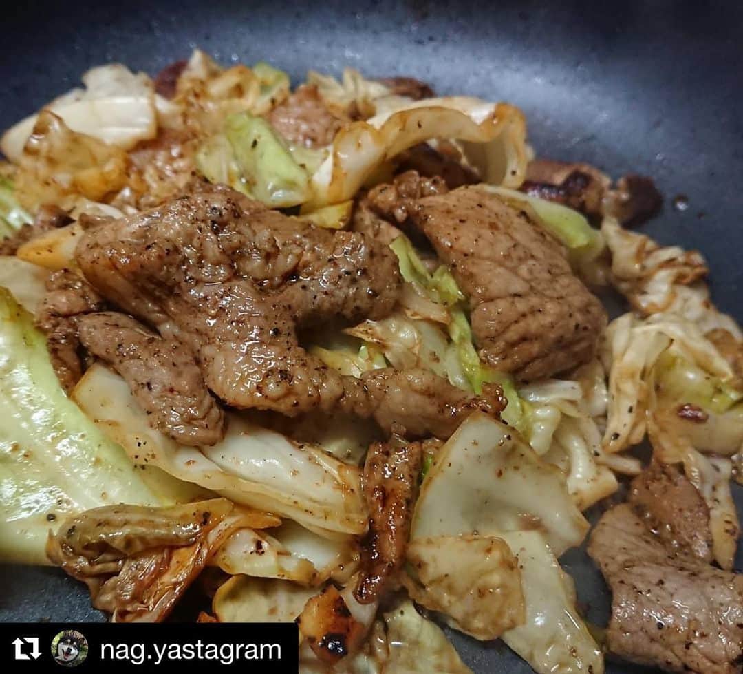 のインスタグラム：「#Repost @nag.yastagram with @get_repost ・・・ 控えめに  岐阜県民の愛する鶏ちゃん 岐阜県民のソウルフード  恐れ多くも 比べることは出来ませんが  今、密かに話題が沸騰中の 下呂市萩原町の 天狗👺精肉店オリジナル 納豆喰豚🐷のピリ辛カルビ  一度食べたらハマリます🎵😋 ビール🍺にもお酒🍶にも ご飯🍚のお供にも✨✨✨😊 #休日の過ごし方 #晩酌 #下呂市#天狗 #納豆喰豚#堀田農産 #養豚#堀田イズム #安心#安全#美味しい #焼き肉#しゃぶしゃぶ #ハム#ウインナー #ピリ辛カルビ  #安くて美味しい  #家族にも大好評 #子供たちにも大好評 #友達にも大好評 #知り合いにも大好評 #これからの季節 #バーベキューのお供に #下呂アンバサダー  #gerostagram」