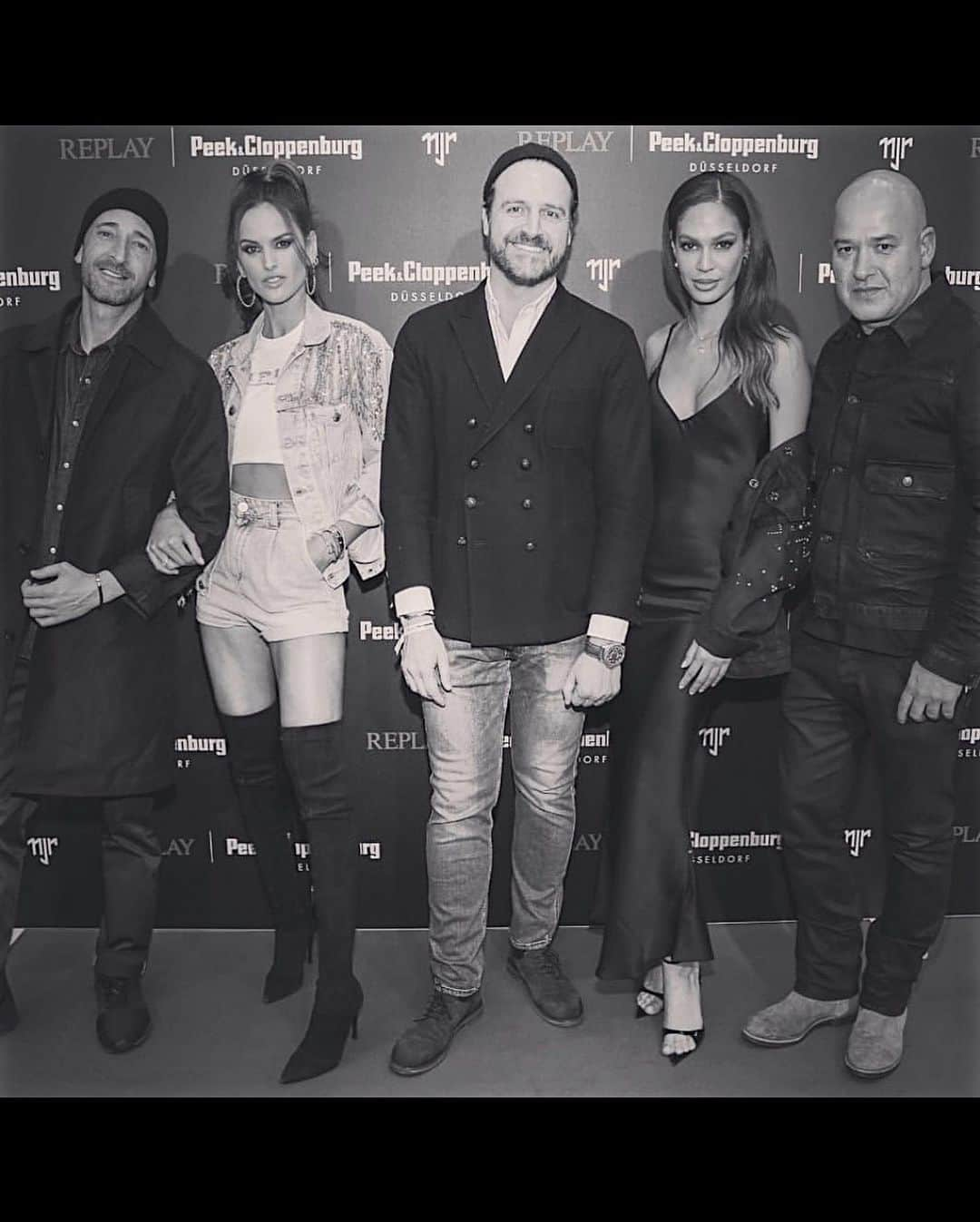 イザベル・グラールさんのインスタグラム写真 - (イザベル・グラールInstagram)「💥 What a fun night 💥  @replay x @neymarjr Collection launch in Düsseldorf #ReplayJeans #NJRcapsule #Replay4NJR」2月14日 22時19分 - izabelgoulart