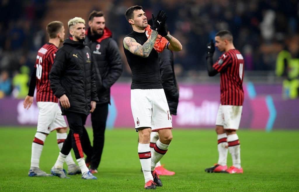 アレッシオ・ロマニョーリのインスタグラム：「Al ritorno lotteremo tutti insieme per conquistare la finale 🔴⚫️ #MilanJuve @acmilan #CoppaItalia」