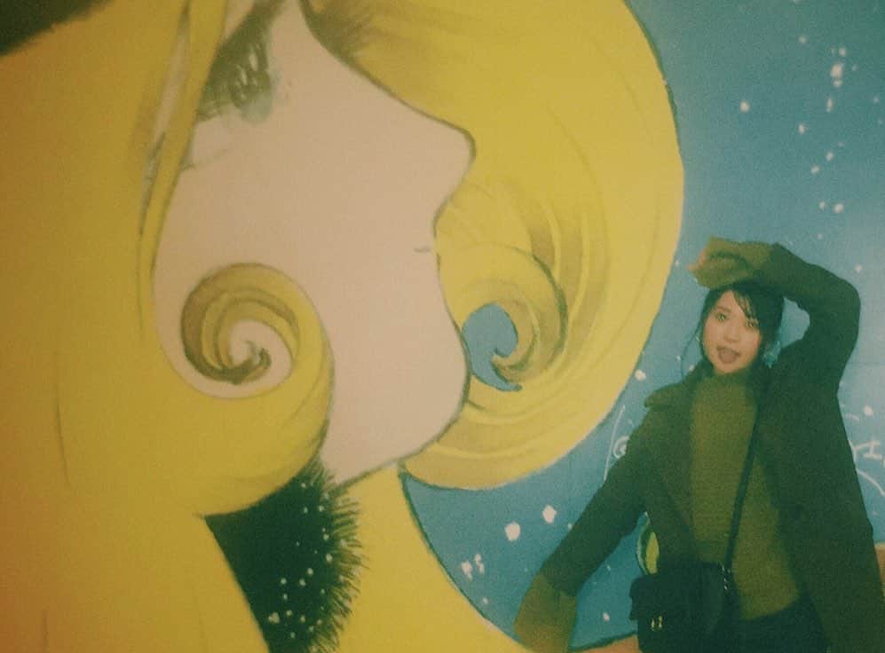 三橋栄香さんのインスタグラム写真 - (三橋栄香Instagram)「ハッピーハッピーバレンタイン💐 . #メーテルとわたし#前髪どした」2月14日 22時33分 - mihashi_haruka