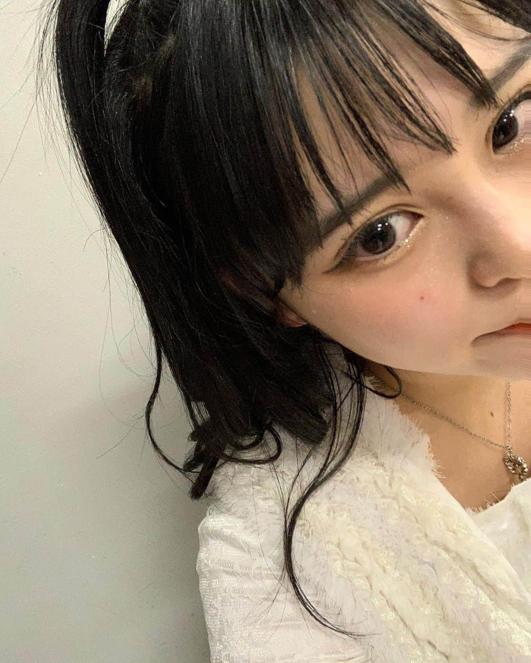 村川緋杏さんのインスタグラム写真 - (村川緋杏Instagram)「みんな〜握手会あそびきて〜🐭🤍 . びびちゃとおはなそ〜🥰 . たったいま再販中！ . キャラアニで検索かストーリーへ🤘🏻 . #卒業してからじゃ遅いの〜 ってね #アイドルあるある #🐭✌︎🤍」2月14日 22時57分 - murakawabibiann