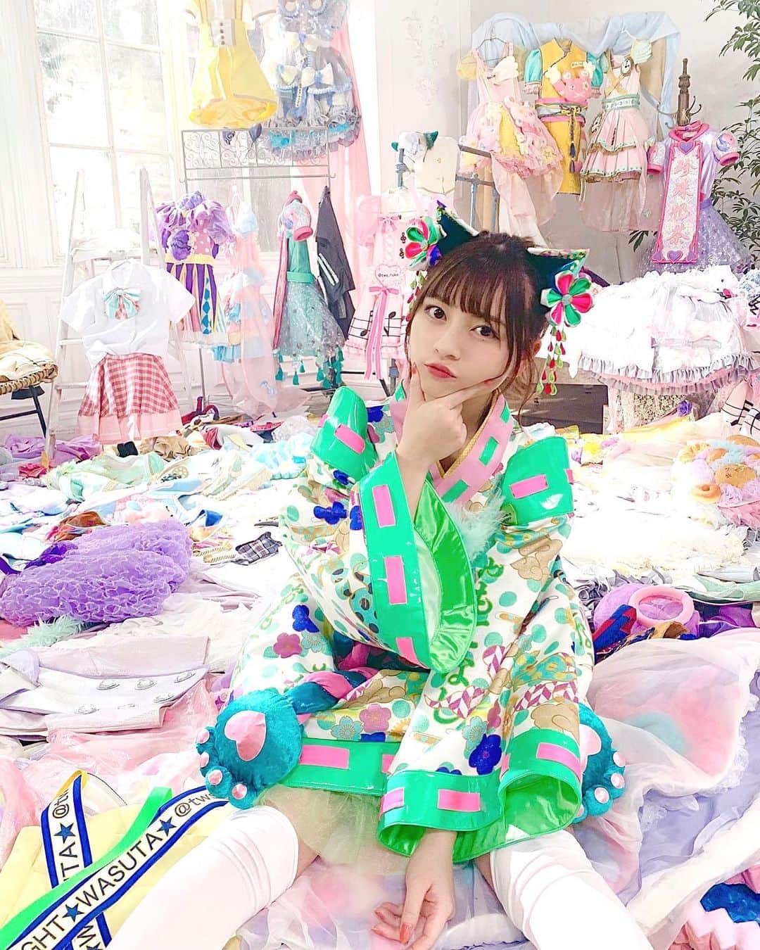 廣川奈々聖のインスタグラム：「. ﻿ ﻿ 3/25発売 わーすたBEST収録の﻿ 【グレープフルーツムーン】﻿ MVが公開されました🌕.*﻿ ﻿ 夢 や 未来 を願うだけじゃなくて﻿ 自分で掴みに行こうという強い意志がこめられた楽曲です。﻿ ﻿ 世界観が最高なMVになりました！﻿ ﻿ 写真は歴代衣装が全て並べられたシーン……☺️❤︎﻿ ﻿ ﻿ 曲もダンスもすごくかっこいいです﻿ 是非みてください！﻿ ﻿ ﻿ ﻿ ﻿ ﻿ ﻿ ﻿」
