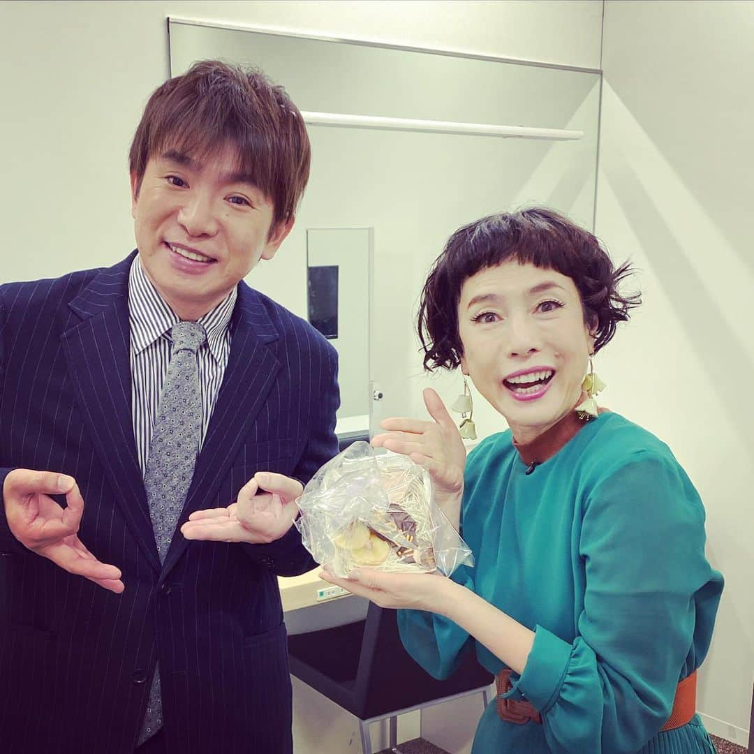 濱口優さんのインスタグラム写真 - (濱口優Instagram)「#バレンタインデー #久本雅美　姉さん #お渡しできました #その模様は #よゐこチャンネル #増刊号で」2月14日 23時04分 - hamaguchi_masaru