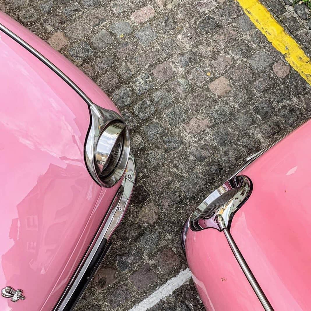 Nissanさんのインスタグラム写真 - (NissanInstagram)「Feeling the #Love 💗#HappyValentinesDay #NissanFigaro 📷 @lepinkfigaro」2月14日 23時08分 - nissan