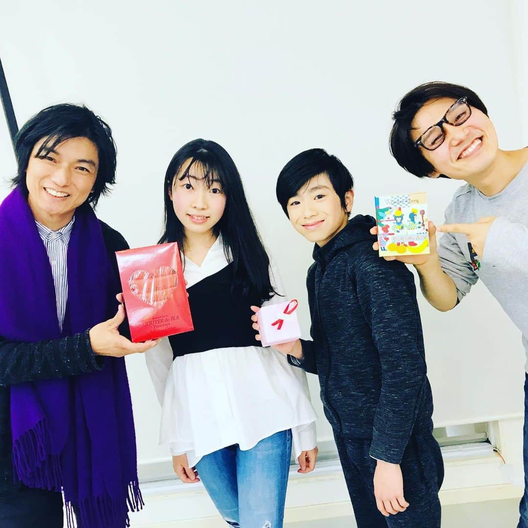 吉田ヒトシさんのインスタグラム写真 - (吉田ヒトシInstagram)「happy Valentine🍫  演技レッスンにて  #バレンタイン  #静岡 #studioelica  #莉乃ちゃん #ありがとう #誠くん #ひかるくん」2月14日 23時08分 - yoshida__hitoshi