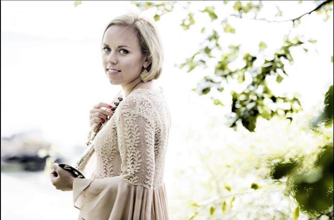 ティーネ・ティング・ヘルセットのインスタグラム：「Concerts in the US in the next couple of weeks: Feb 21 and 22 with @mn_orchestra and @eivindgj - Grieg pieces and Tomasi trumpet concerto 🎺 Feb 28 recital and masterclass at @lawrenceuni with @gunnarflagstad 🤗 Looking forward!! (Photo: @livovland )」