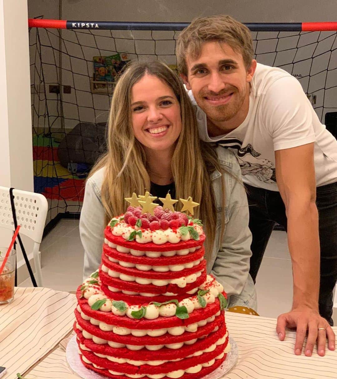 マルク・ムニエッサのインスタグラム：「Happy birthday to the best 🎉😘 T’estimo guapa, per molts més junts @saracampeny ❤️」