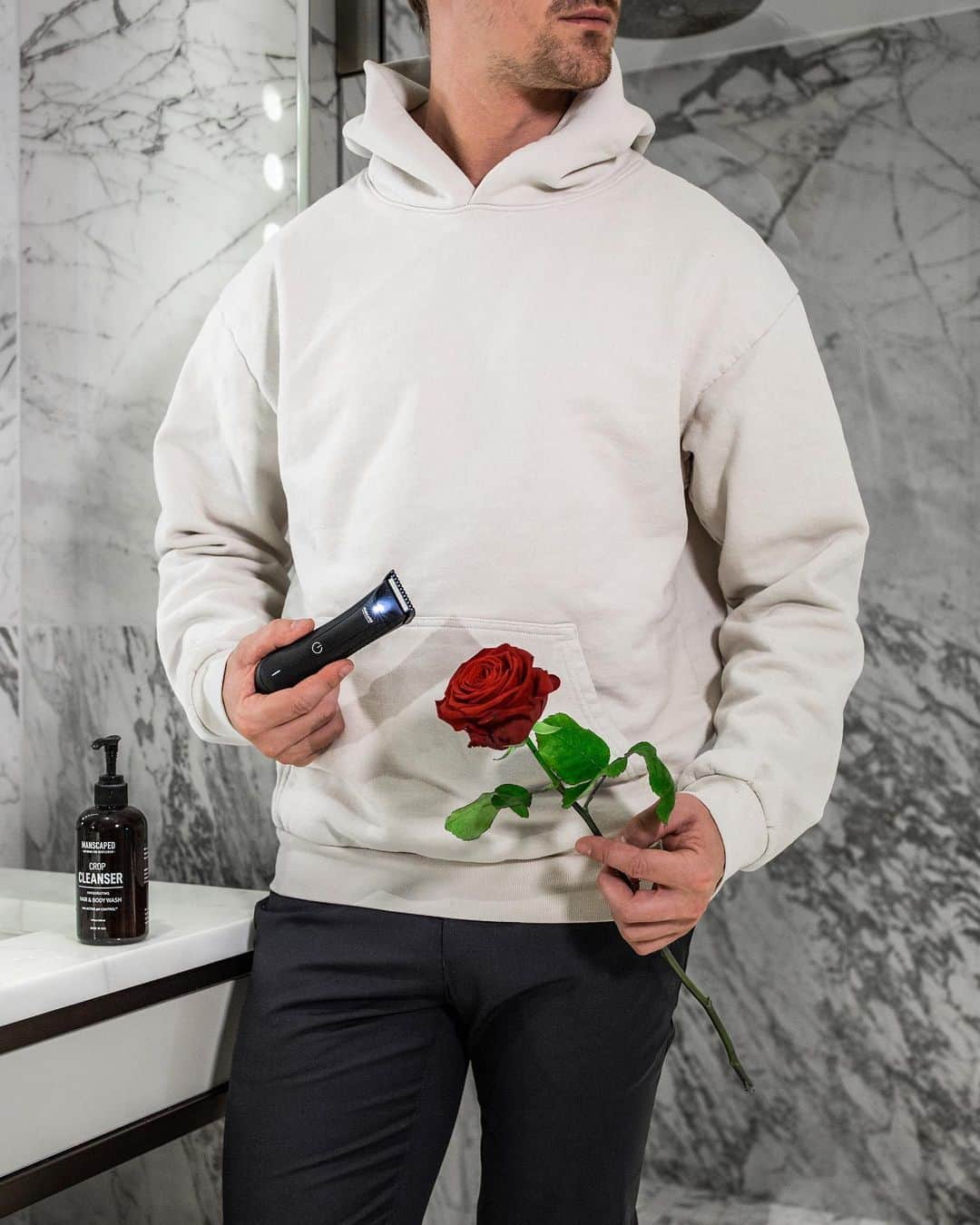 Men Withさんのインスタグラム写真 - (Men WithInstagram)「#ad Confidently make a bold statement this Valentine’s Day, with maximum performance tools by @manscaped - will you be ready when the moment counts?」2月14日 23時53分 - menwithstreetstyle