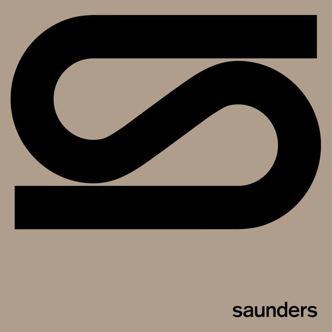 ジョナサンサンダースのインスタグラム：「Saunders launch. New visual identity designed by @jonnylu. 🖤」